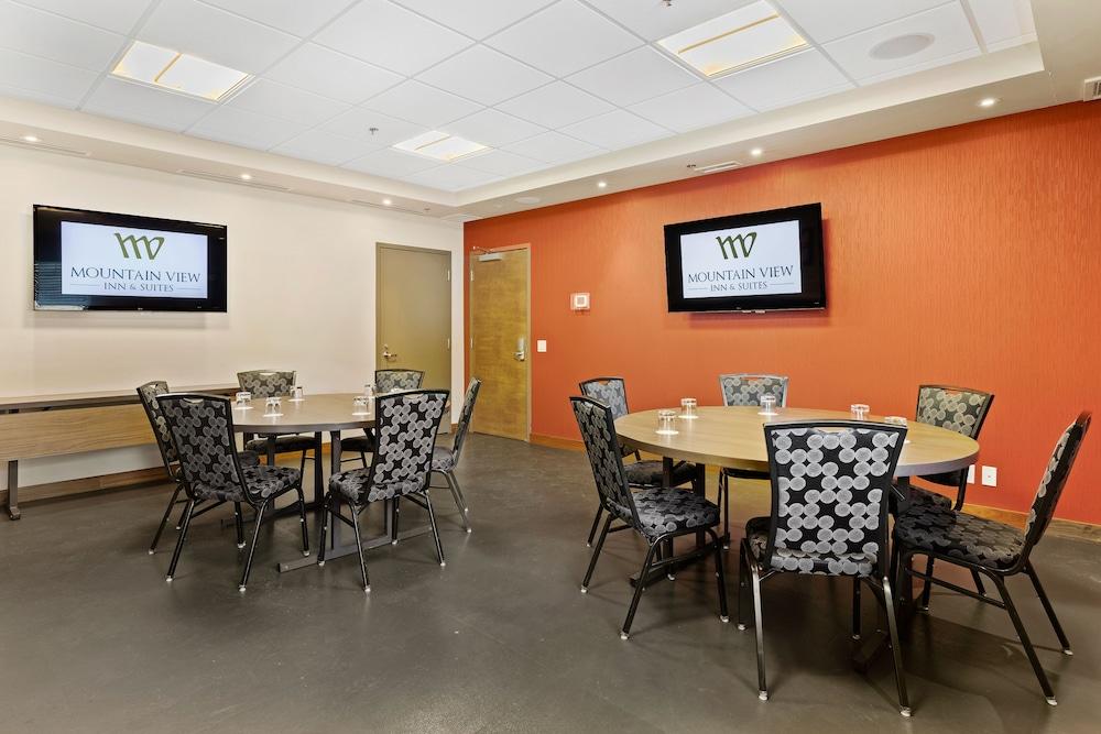 Mountain View Inn & Suites Sundre Экстерьер фото