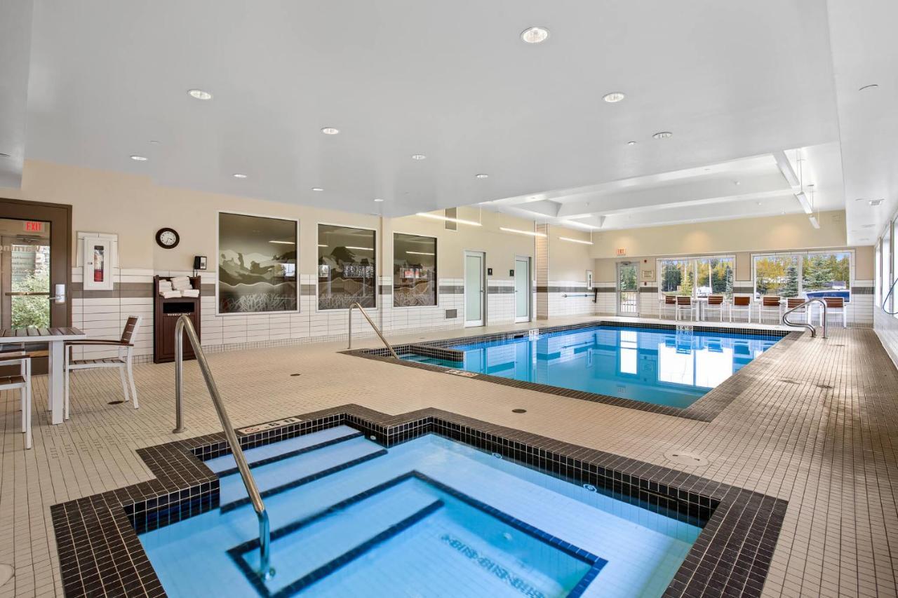 Mountain View Inn & Suites Sundre Экстерьер фото