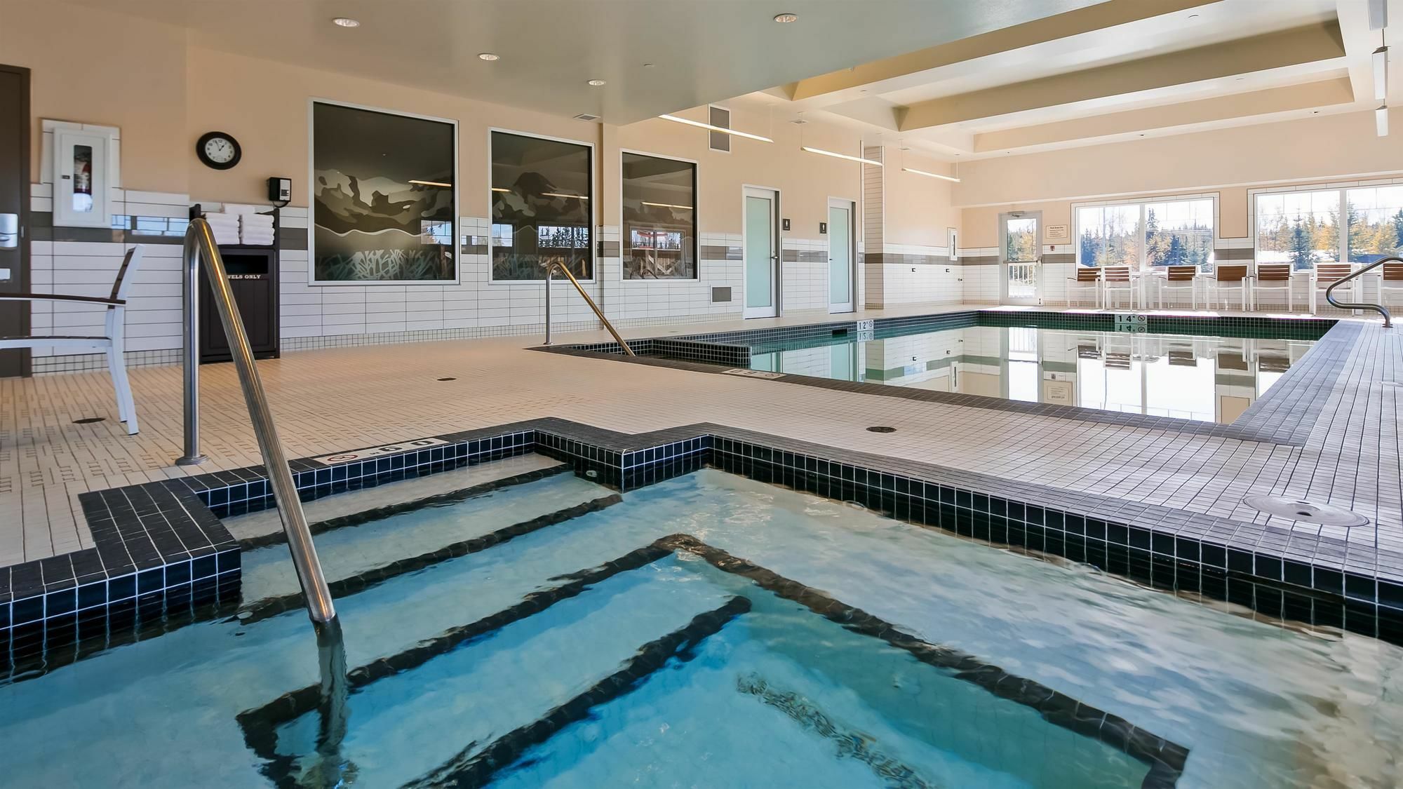 Mountain View Inn & Suites Sundre Экстерьер фото